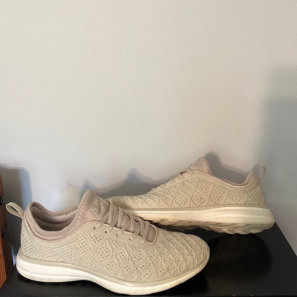 APL tech loom phantom size 10